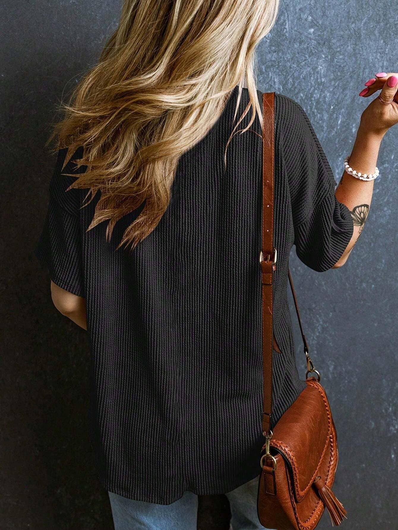 Stylish two-tone twist bullet pocket V-neck top