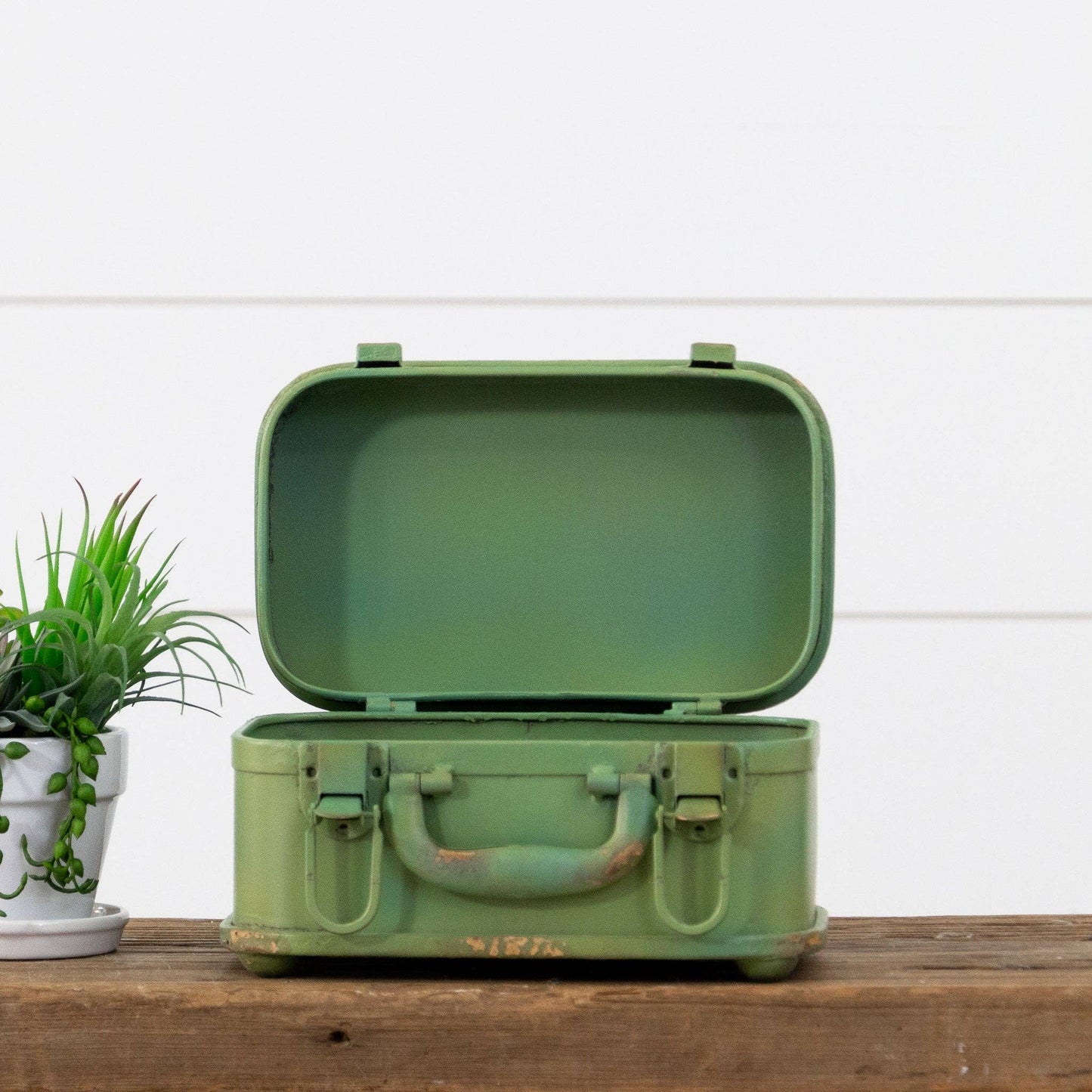 Green Metal Suitcase Box (PC)