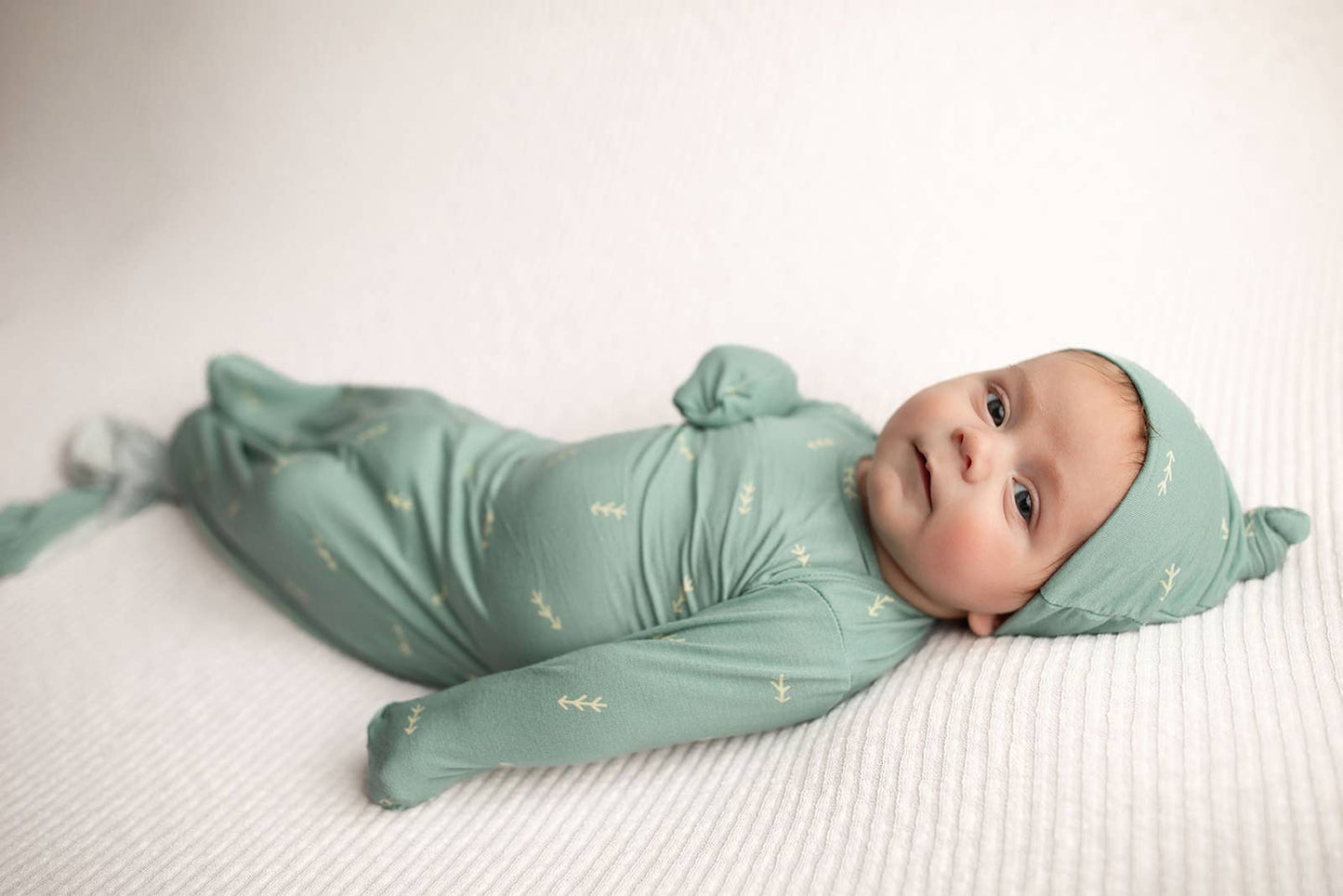 Arrow Print Knotted Newborn Baby Gown Pajamas